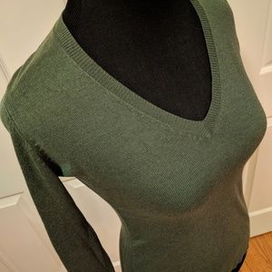 Silk & Cashmire green v-neck sweater